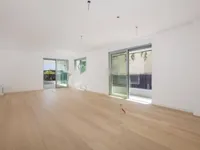 Недвижимость Трехкомнатная квартира в центре: 19