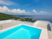 Недвижимость Четырехкомнатная квартира Центр: 25