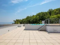 Недвижимость Четырехкомнатная квартира Центр: 28