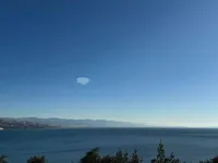 Недвижимость Трехкомнатная квартира в центре: 1