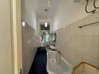 Недвижимость Трехкомнатная квартира в центре: 11