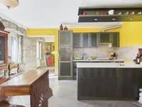 Недвижимость Трёхкомнатная квартира, центр: 1