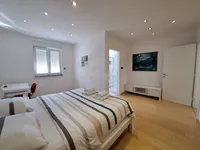 Недвижимость Четырехкомнатная квартира, Центр: 5