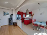 Недвижимость Четырехкомнатная квартира, Центр: 9