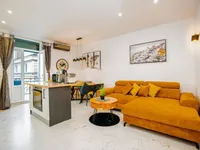 Недвижимость Двухкомнатная квартира в центре: 2