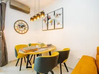 Недвижимость Двухкомнатная квартира в центре: 4