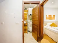 Недвижимость Двухкомнатная квартира в центре: 14