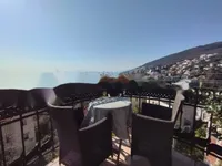 Недвижимость Четырехкомнатная квартира центр: 8