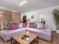 Недвижимость Трехкомнатная квартира Запад: 10