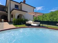 Недвижимость Трехкомнатная квартира Запад: 46