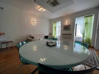 Недвижимость Двухкомнатная квартира, Центр: 1