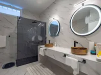 Недвижимость Четырехкомнатная квартира Центр: 10