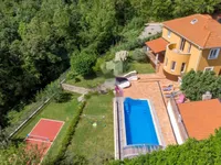 Недвижимость Семейный дом 300 м², Опация: 3