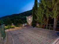 Недвижимость Семейный дом 300 м², Опация: 25