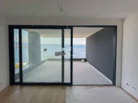 Недвижимость Трехкомнатная квартира в центре: 9