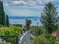 Недвижимость Двухкомнатная квартира, центр: 2