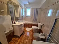 Недвижимость Четырехкомнатная квартира, центр, Опатия: 11