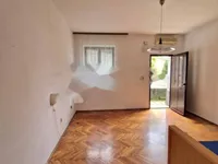 Недвижимость Трехкомнатная квартира Центр: 8