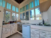 Недвижимость Трёхкомнатная квартира, центр: 7