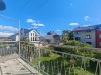 Недвижимость Дом с террасой Брод.: 12