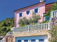 Недвижимость Семейный дом 460 кв.м, Центр: 6