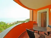 Недвижимость Семейный дом 460 кв.м, Центр: 9