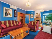 Недвижимость Семейный дом 460 кв.м, Центр: 12