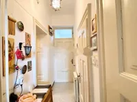 Недвижимость Трехкомнатная квартира, Центр: 4