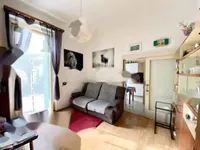 Недвижимость Трехкомнатная квартира, Центр: 6