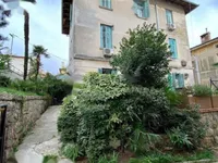 Недвижимость Трехкомнатная квартира, Центр: 11