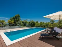 Недвижимость Семейный дом 183 м², Центр: 5