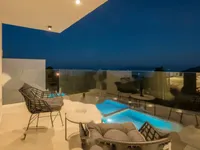 Недвижимость Семейный дом 183 м², Центр: 20