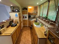 Недвижимость Трехкомнатный на земле, Центр.: 5