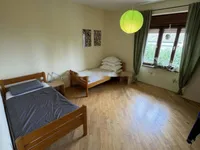 Недвижимость Трехкомнатный на земле, Центр.: 6