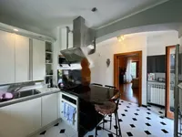 Недвижимость Семейный дом 350 м² в Побри: 8