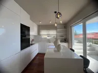 Недвижимость Трёхкомнатная квартира, Центр: 6