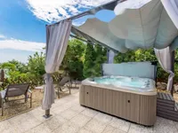 Недвижимость Четырехкомнатная квартира в Опатии: 1