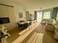 Недвижимость Трехкомнатная квартира Центр: 2