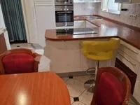 Недвижимость Семейный дом 430 м², Центр: 15