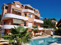 Недвижимость Семейный дом 500 м², Центр, Опатия: 3