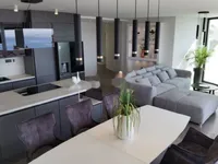 Недвижимость Трехкомнатная квартира, центр: 3