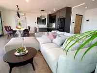 Недвижимость Трехкомнатная квартира, центр: 5