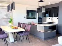 Недвижимость Трехкомнатная квартира, центр: 6