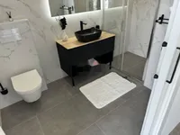 Недвижимость Трехкомнатная квартира, центр: 17