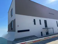 Недвижимость Трехкомнатная квартира, Центр: 3