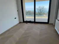 Недвижимость Трехкомнатная квартира, Центр: 9