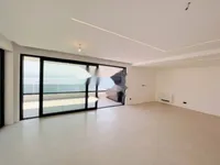 Недвижимость Трёхкомнатная квартира в центре: 1