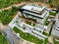 Недвижимость Двухкомнатная квартира в центре: 5