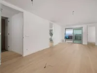 Недвижимость Двухкомнатная квартира в центре: 1