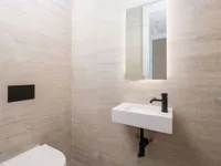 Недвижимость Двухкомнатная квартира в центре: 17